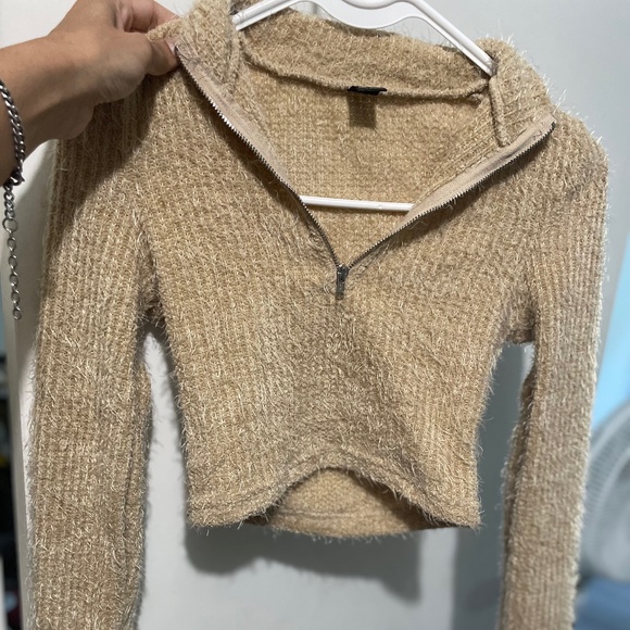 Half Zip crop tee - Picture 1 of 1